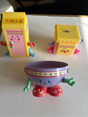 Vintage 1980s Mattel Cherry Merry Muffin Kitchen Playset Fridge Bowl 1988